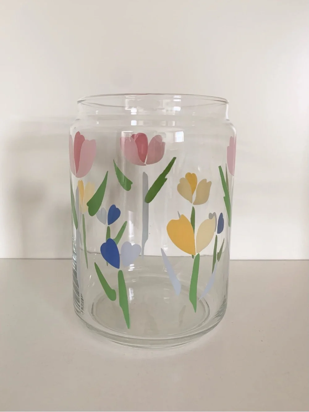Hold Vintage glass tulip vase